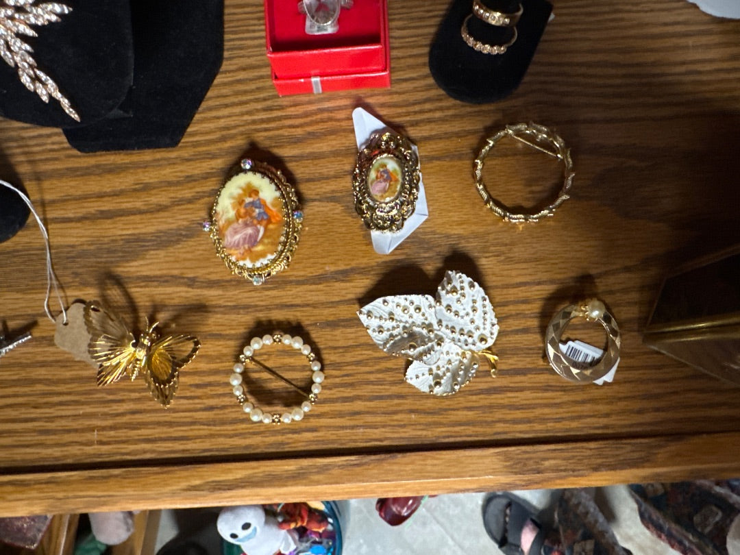 Various Broaches