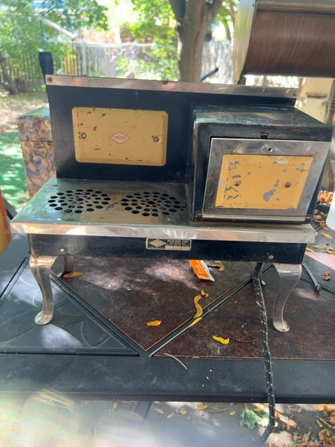 Vintage 1930 Metal Ware Children’s stove
