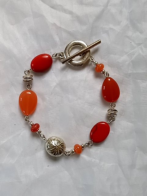 Red Chaps Beaded toggle bracelet