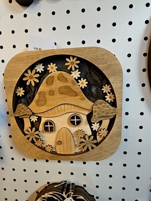 Wall M/L Mush House