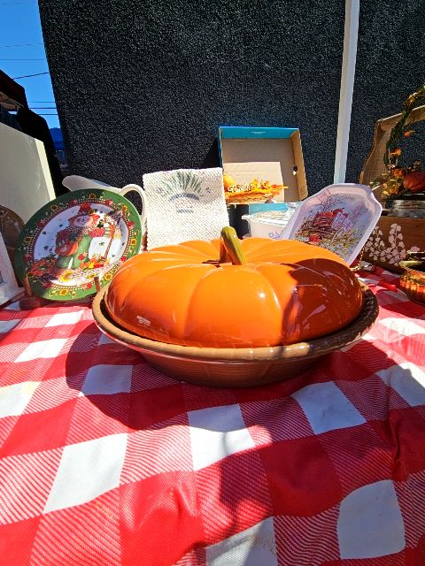 pumpkin pie pan with lid LR
