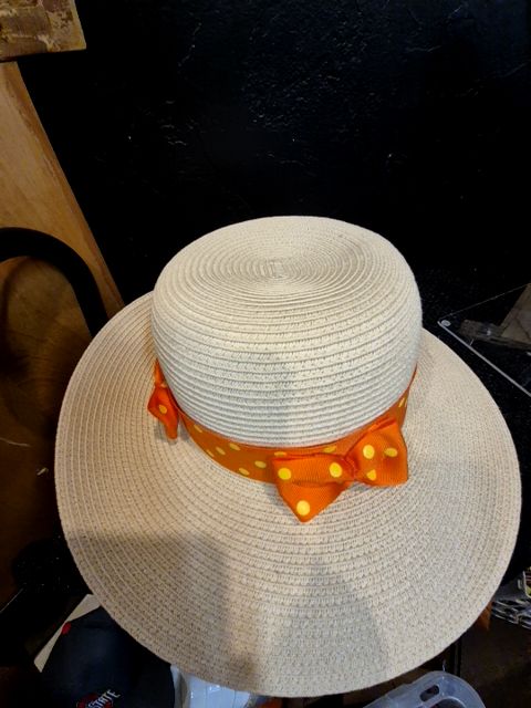 Four Buttons Hat, Orange Band w/Yellow Dots, Womens O/S