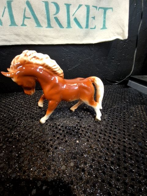 Brown w/white Vintage Porcelain Horse Figurine, 4.5" × 1.5" × 4.25"