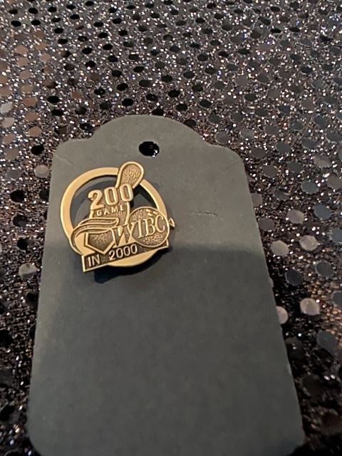 WIBC In 2000 Lapel Pin 200 Game Women's International Bowling Congress