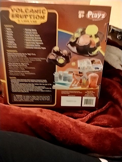 Brown Multi Playz Volcanic Eruption & Lava Lab