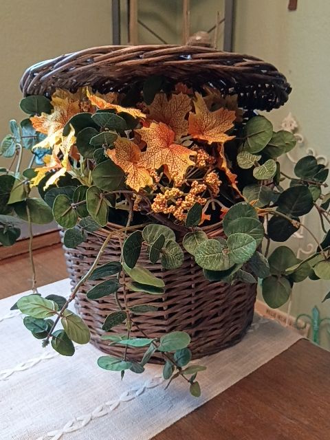 Vintage rustic 12" x 14" rustic wall autumn basket