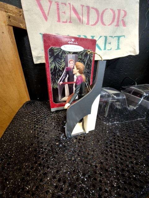 Hallmark Captain Kathryn Janeway Star Trek Voyager Ornament