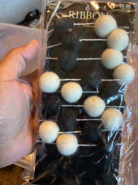 Black/white Felt balls garland