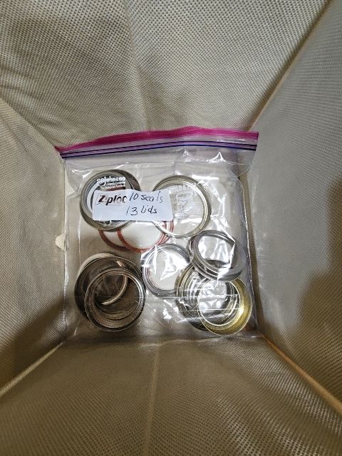 MISC CannIng jar lids and seals
