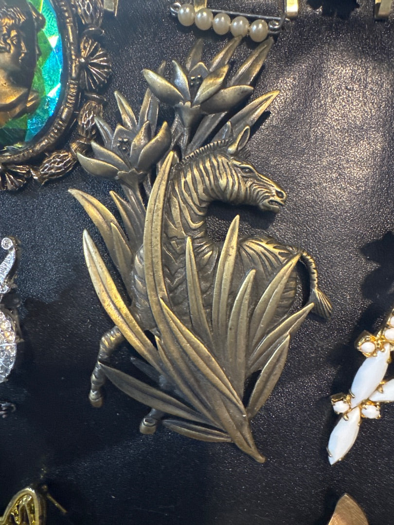 Large Savannah Zebra Broach