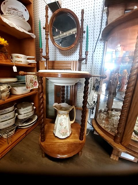 antique wash stand with bowl and pitcher