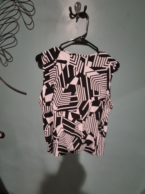 Black & White TanJay Sleeveless Shirt