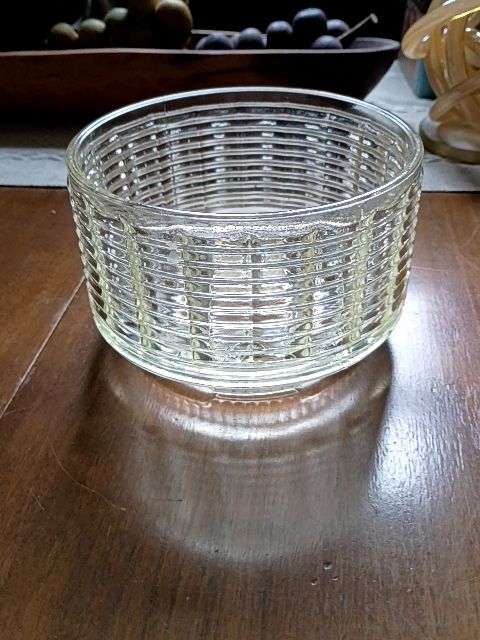 Antique clear glass table lamp, w/ bulb 6" x 10"