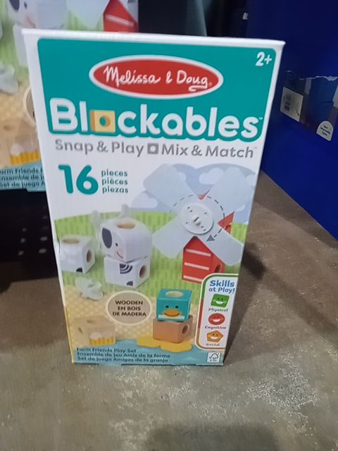 New Melissa and Doug blockable set