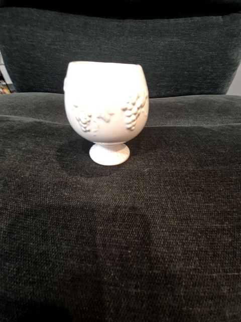 White Porcelain vase w/grapes, 2.5" × 3"