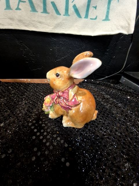 Brown Vintage Porcelain Bunny w/Butterfly Figurine, 4 x 2.75 x 4