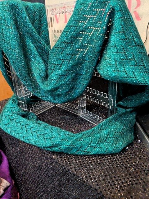 Green infinity scarf