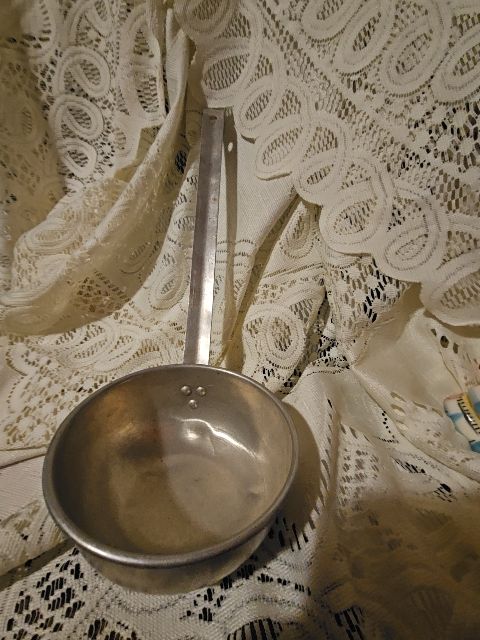 Vintage tin ladle 9" HANDLE 2 CUP BOWL 1940'S