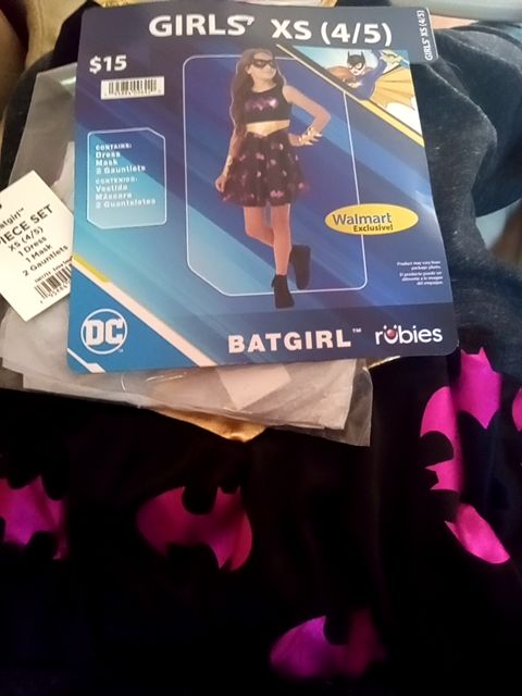 New Halloween Batgirl costume, 4/5