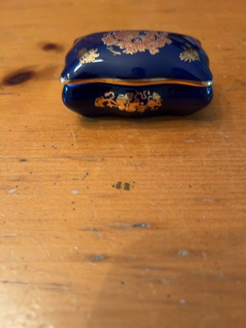 Vintage Limoges Castel porcelain trinket box