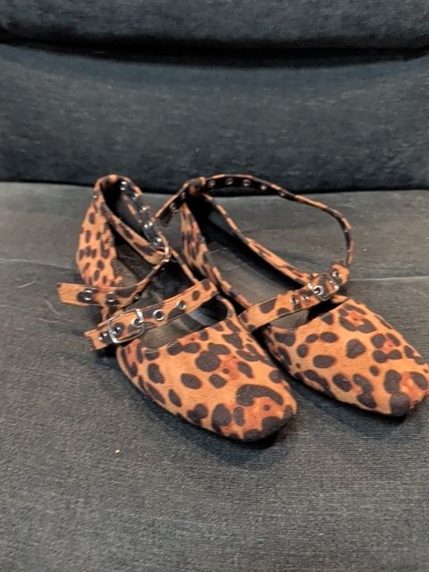 Leopard print shoes size 38
