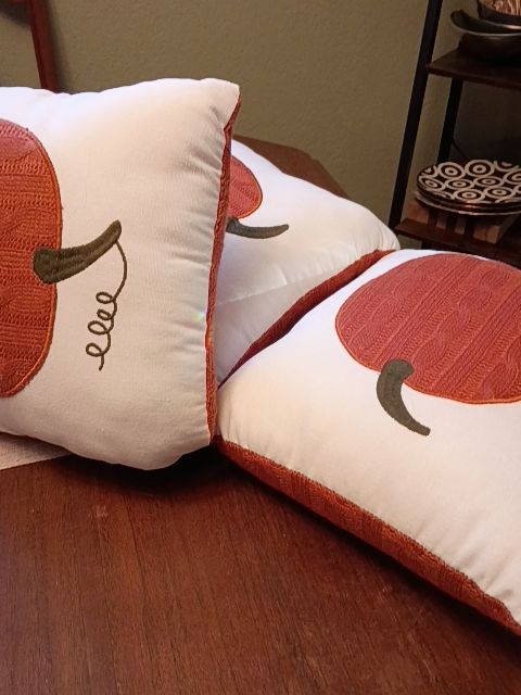 Set of 3 pumpkin pillows 11"