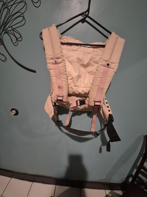 Tan Ergo Baby carrier