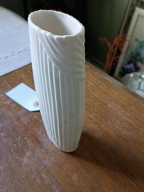 MCM white ceramic ribbed flower vase 3 x 6