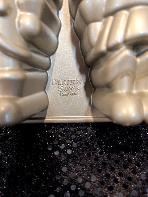 Nordic Ware Nutcracker Sweets Cast Aluminum Cakelet Pan Christmas Cake Mold