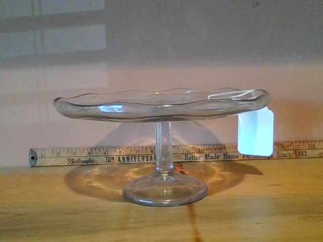 Clear glass Antique cake stand, 9.25" diameter