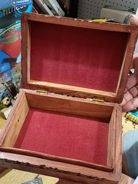 Wooden floral rosewood carved box