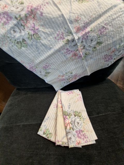 Set of 4 Vintage Napkins