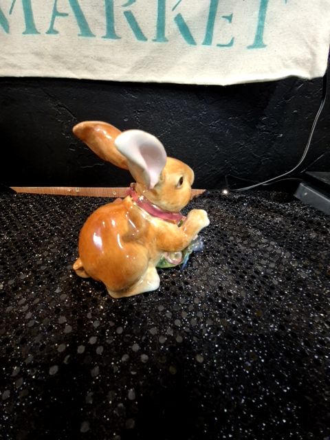 Brown Vintage Porcelain Bunny w/Butterfly Figurine, 4 x 2.75 x 4