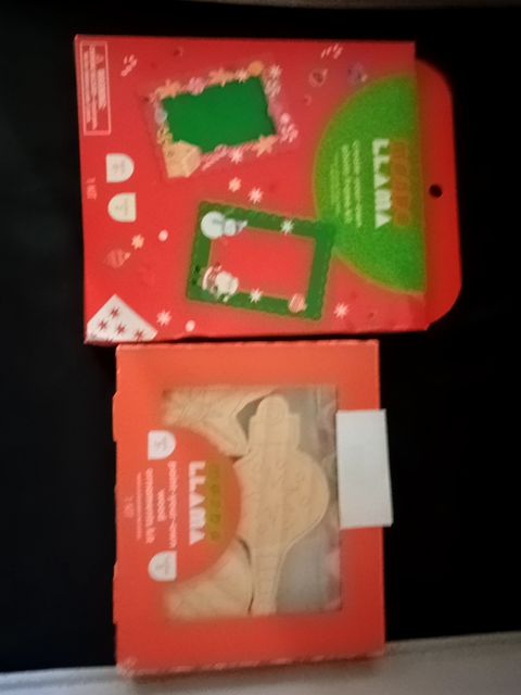 Mondo llama diy Xmas kits (2)