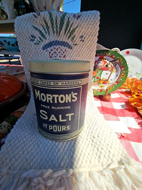 Vintage Morton Salt tin LR