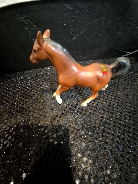 Brown w/Black National Museum Gettysburg, PA Ceramic Horse Figurine, 4" × 1.5" × 4"