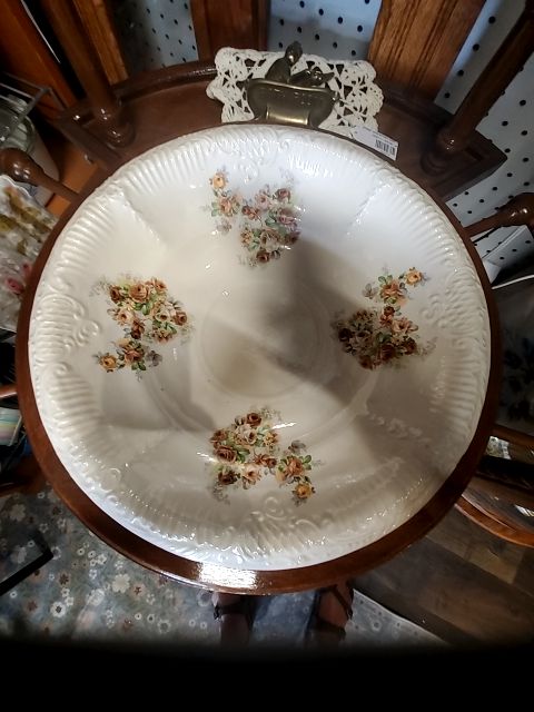 antique wash stand with bowl and pitcher