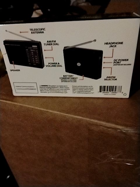 Black SE AM/FM Portable Radio, 4 1/4" X 3" X 13/16"