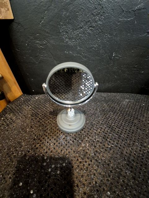 3 inch Round Standing Mirror, 3 inch