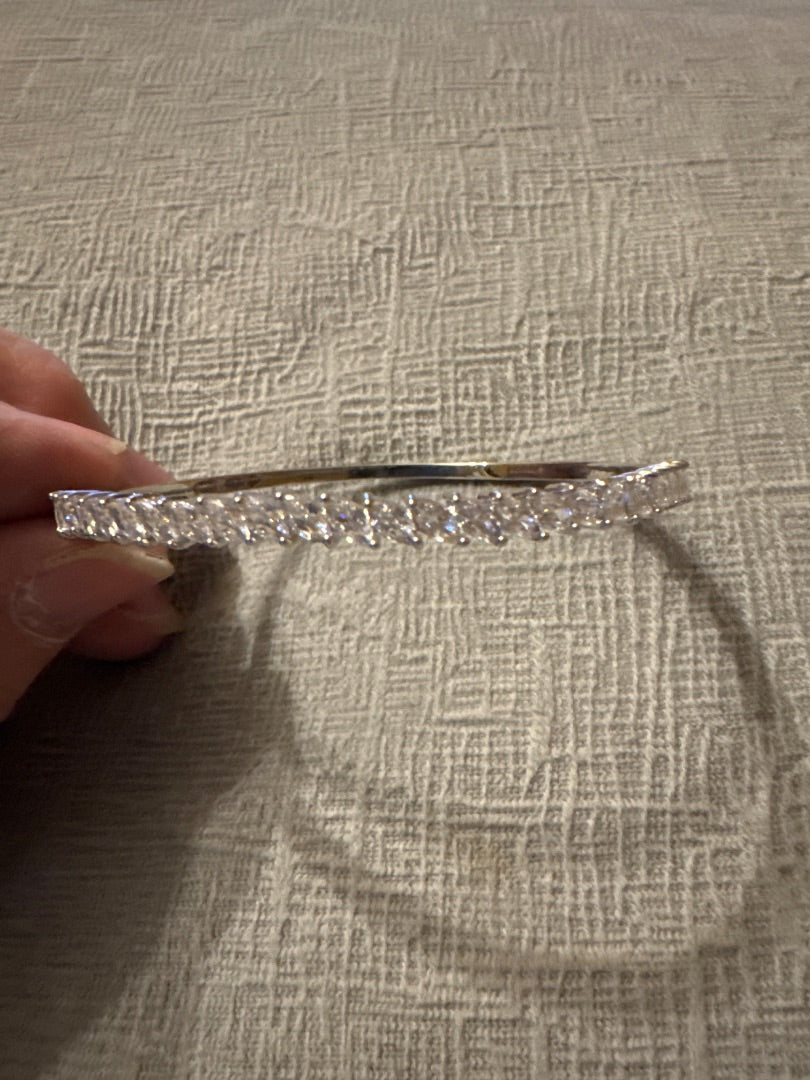 Silver Unknown Rhinestone bracelet