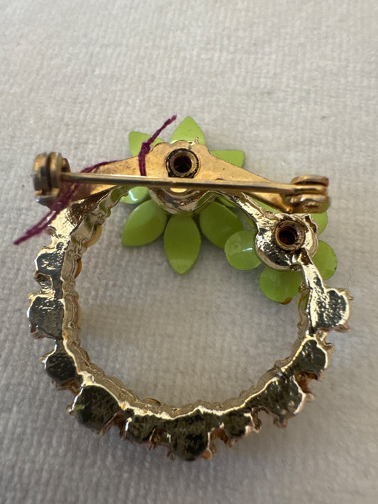 Pearls and peridot floral circle pin