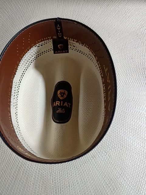 Women's stray hat anat size 7