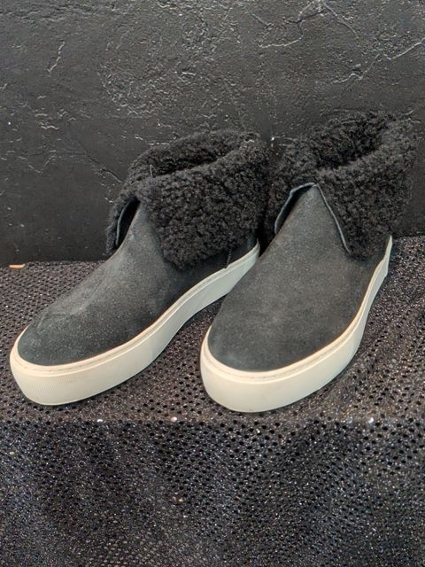 Black UGG Lynus Ankle Boots