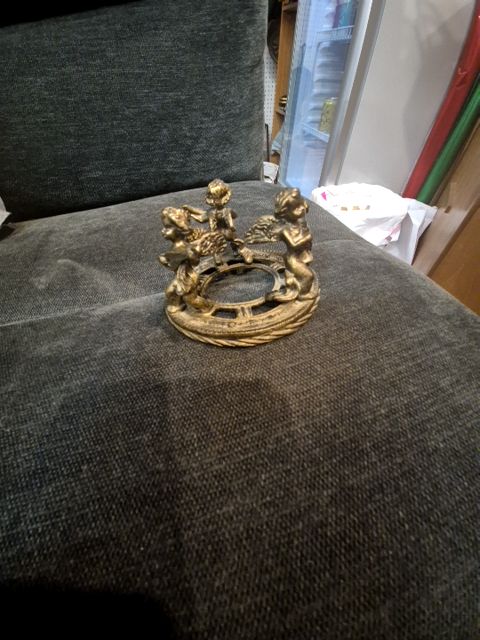 Angelic Metal 3 Cherub Watch Display