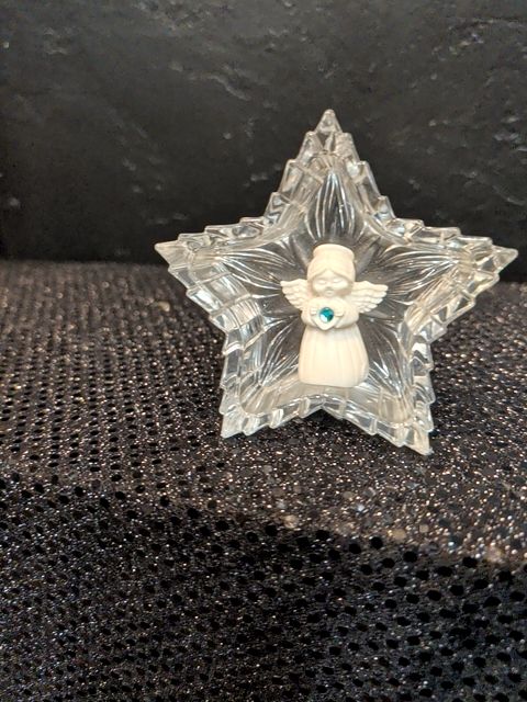 INTAGLIO 1994 The Cutest Little Angel March BIRTHSTONE 4.25" GLASS STAR
