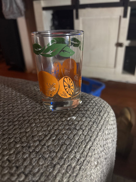 1987 anchor, hocking, small decorative oranges juice glass