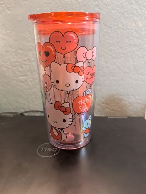 Hello Kitty "love in air" Tumbler
