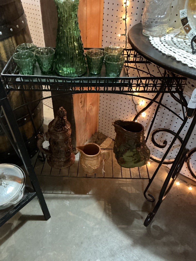 Black Unknown Iron table, 26x27x10