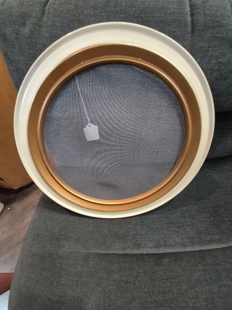 Round Frame w/Sceeen
