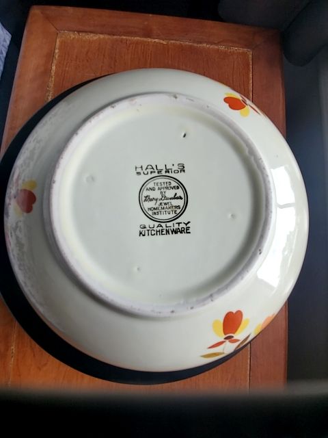 Autumn leaf Fiestaware 9 in serving bowl